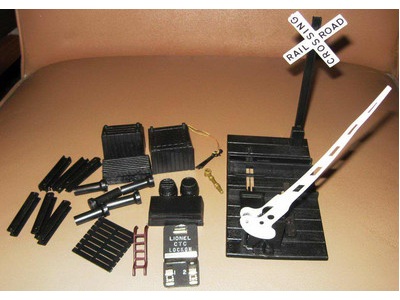 Lionel automatic Crossing Gate and more